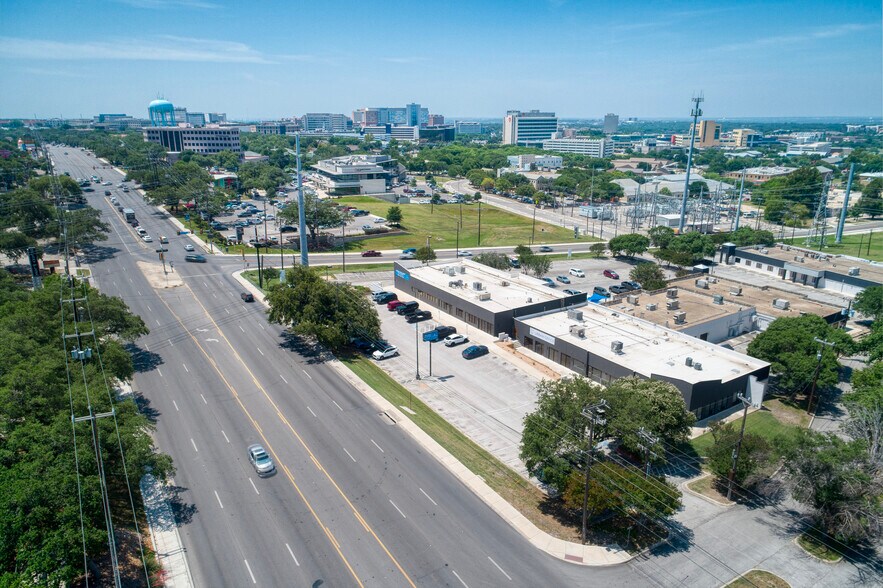 More Photos Of 8637 Fredericksburg Rd, San Antonio Storefront Retail Office For Lease