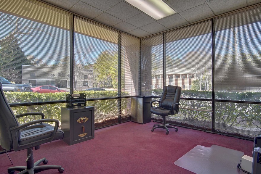 More Photos Of 5105 Old Ellis Pt, Roswell Office For Lease