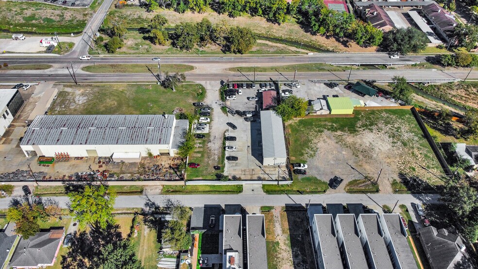 More Photos Of 6549 W Tidwell Rd, Houston Auto Dealership For Lease