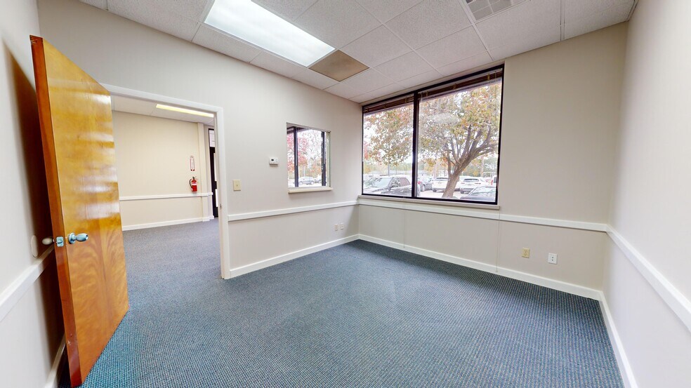 More Photos Of 130 N Gross Rd, Kingsland Medical For Sale