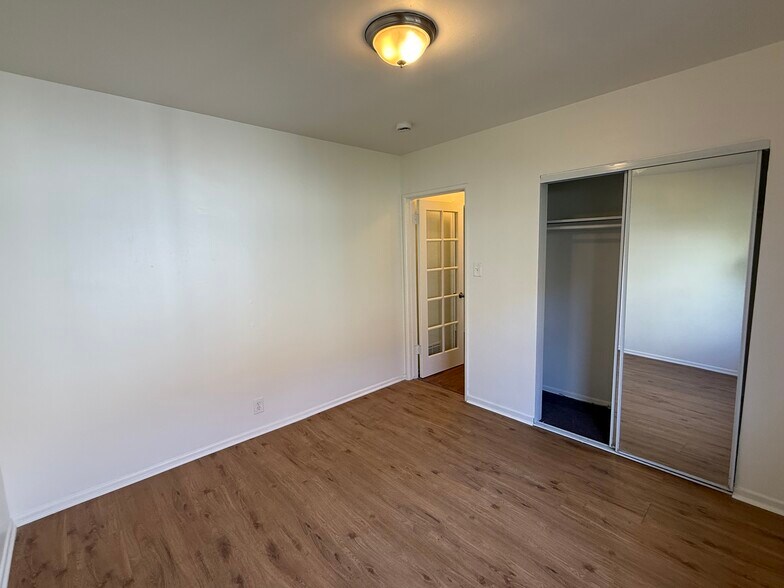 More Photos Of 5440 Harold Way, Los Angeles Apartments For Sale