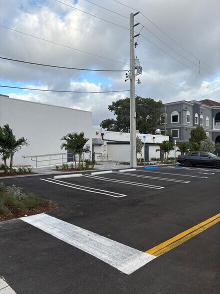 More Photos Of 2215 N Federal Hwy, Hollywood Restaurant For Sale