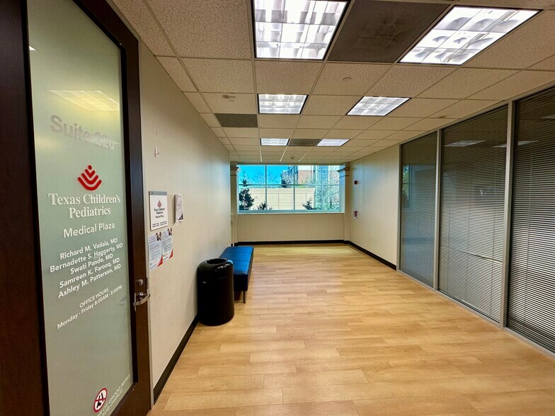 More Photos Of 1011 Medical Plaza, The Woodlands Medical For Lease