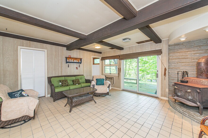 More Photos Of 40 Brighton Rd, Andover Specialty For Sale