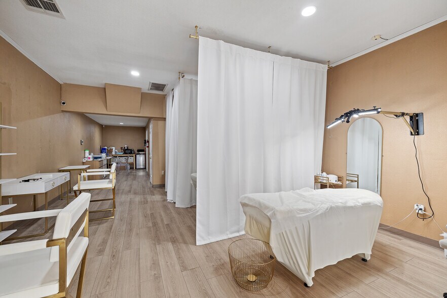 More Photos Of 1001-1003 E La Habra Blvd, La Habra Storefront For Sale