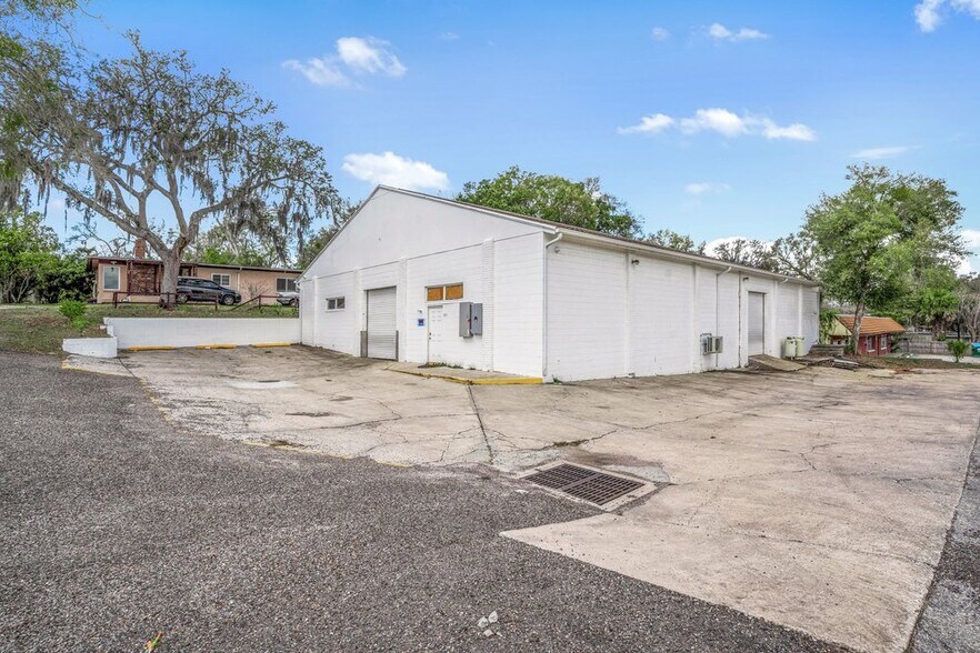 More Photos Of 103 Highland St, Orange City Warehouse For Sale