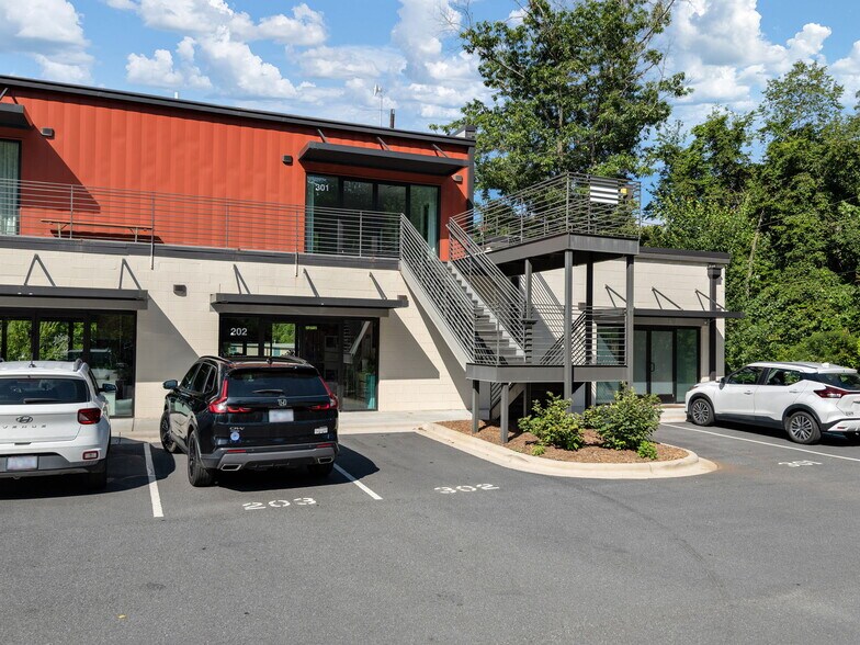 More Photos Of 76 Glendale Ave, Asheville Office Residential For Lease