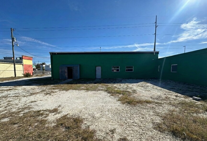 More Photos Of 13243 US Hwy 19, Hudson Auto Repair For Sale