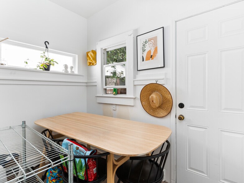 More Photos Of 424 S Pacific Coast Hwy, Redondo Beach Storefront Retail Residential For Lease