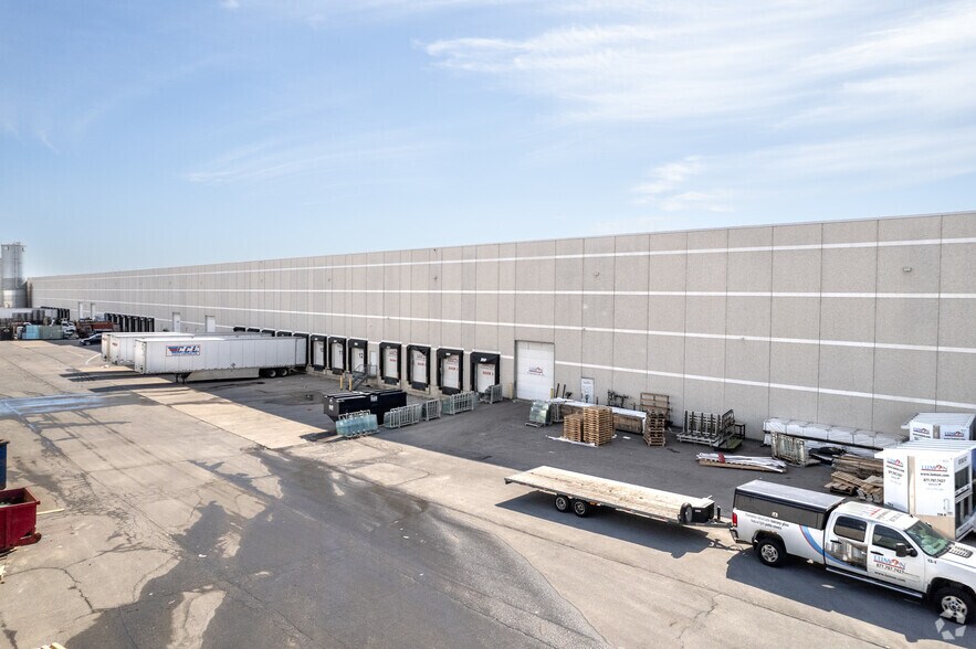 More Photos Of 600 Zenway Blvd, Woodbridge Manufacturing For Lease