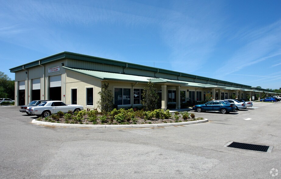 More Photos Of 4460-4514 McAshton St, Sarasota Warehouse For Sale