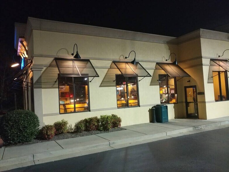 More Photos Of 2080 Lower Roswell Rd, Marietta Restaurant For Lease