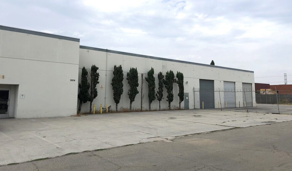 Primary Photo Of 15934 S Figueroa St, Gardena Warehouse For Lease