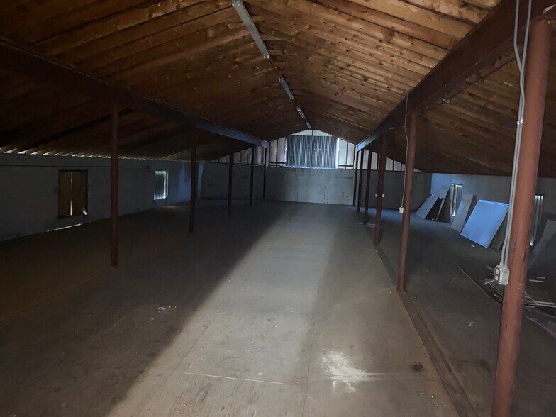 More Photos Of 1500 Main St NE, Palm Bay Light Distribution For Sale