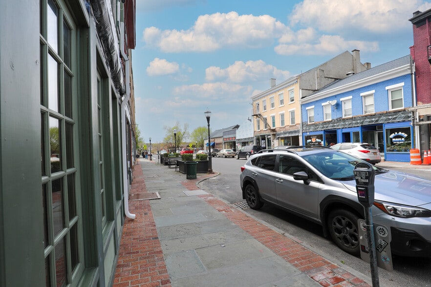 More Photos Of 44-48 N Front St, Kingston Storefront Retail Residential For Lease