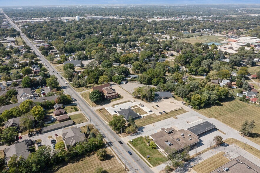 More Photos Of 4505 Douglas Ave, Des Moines General Retail For Sale