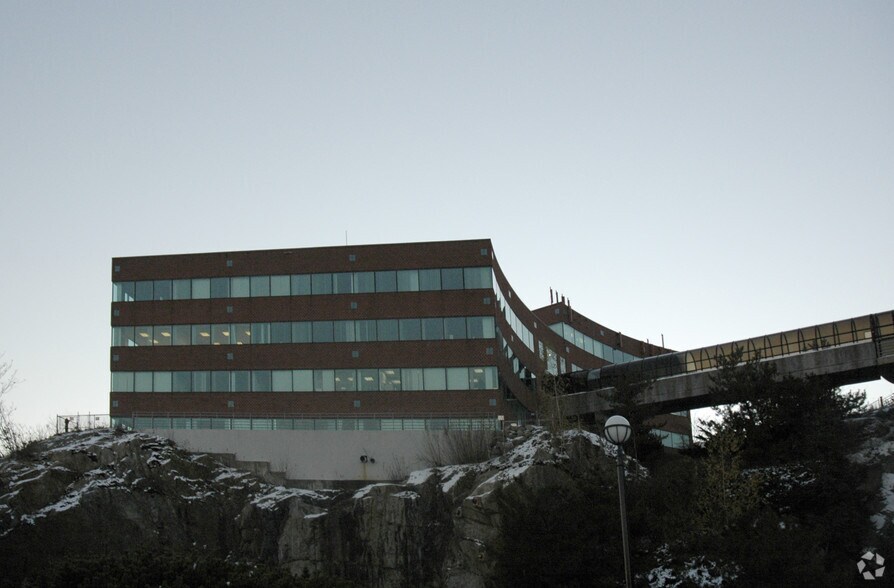 More Photos Of 999 Broadway, Saugus Office For Lease