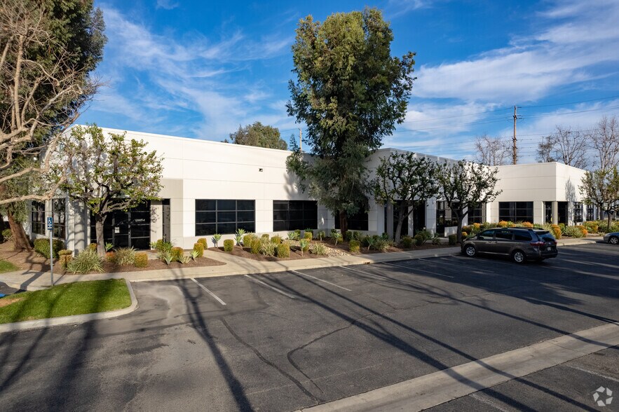 More Photos Of 12007 Los Nietos Rd, Santa Fe Springs Warehouse For Lease