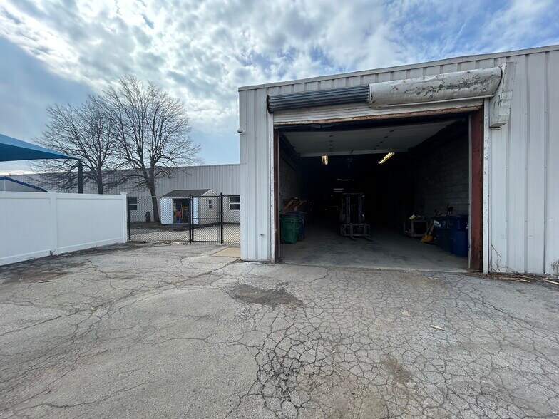 More Photos Of 60 Dingens St, Buffalo Light Distribution For Lease