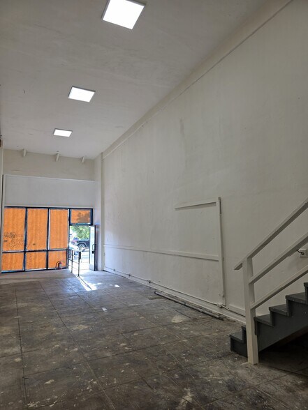 More Photos Of 4667 Hollywood Blvd, Los Angeles Apartments For Lease