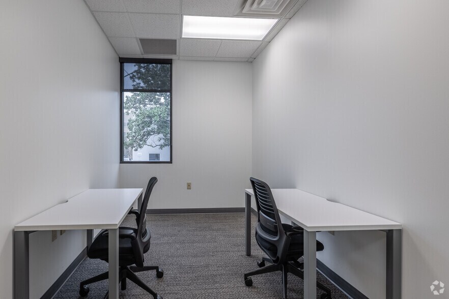 More Photos Of 1 Music Cir N, Nashville Coworking Space