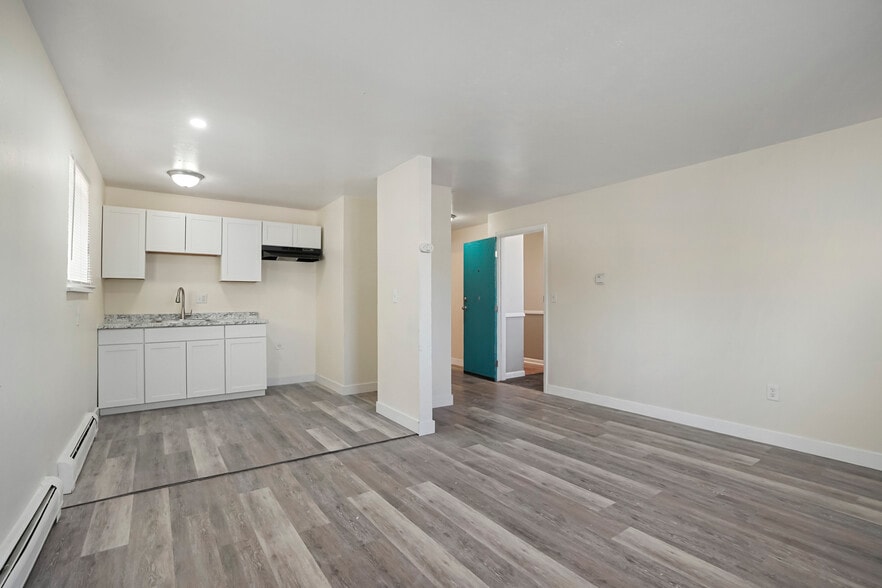 More Photos Of 1677 Geneva St, Aurora Apartments For Sale