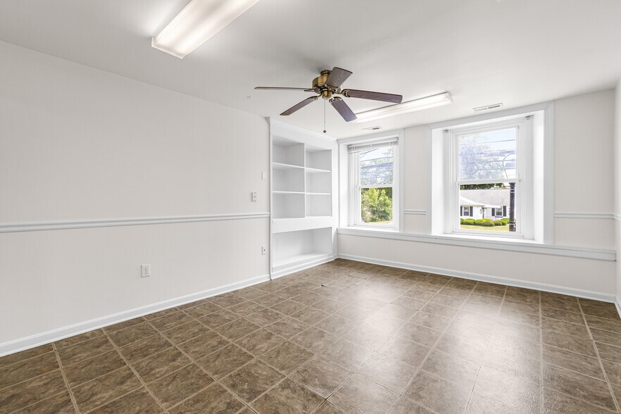 More Photos Of 410 Main St, Reisterstown Medical For Lease
