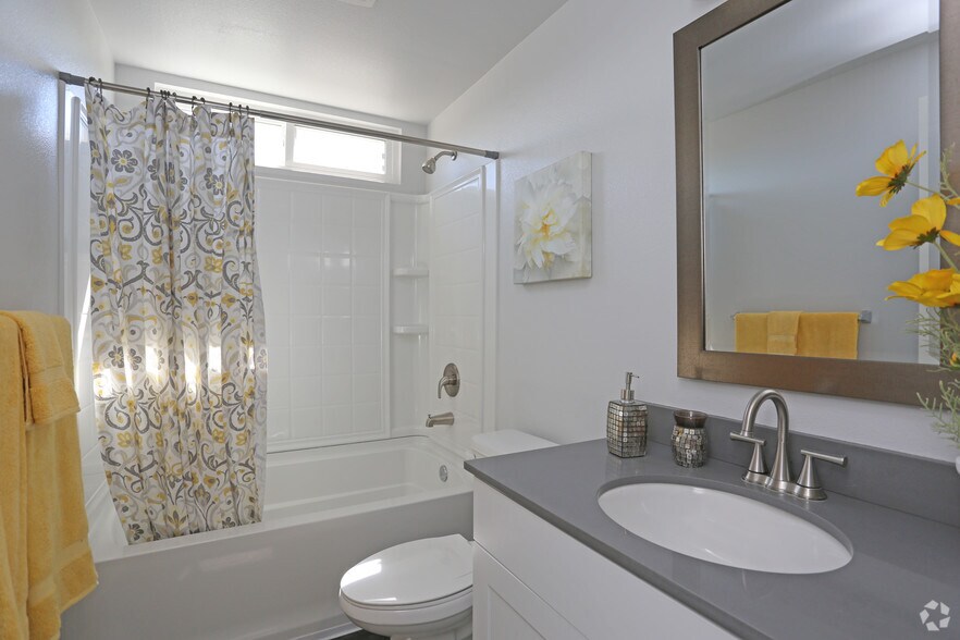 More Photos Of 307 Sycamore Rd, San Ysidro Apartments For Sale