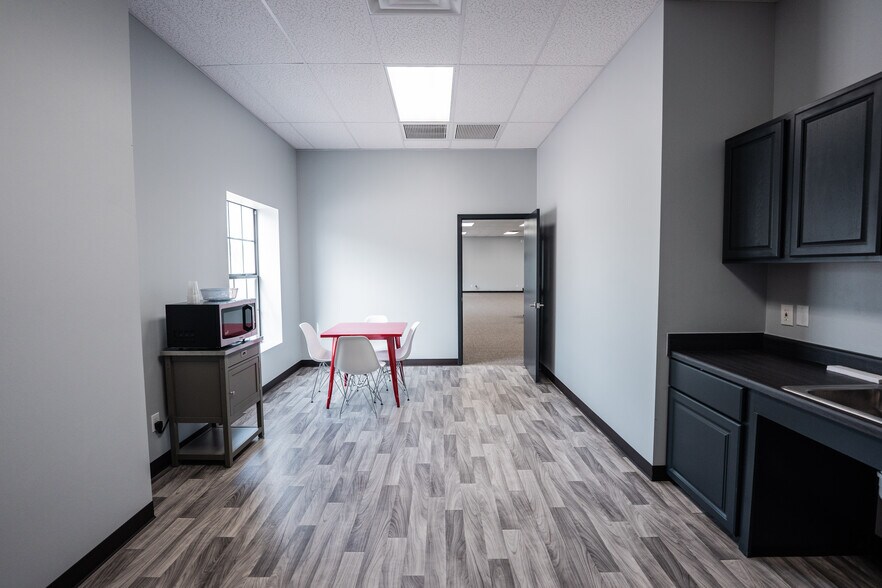 More Photos Of 1120 Toro Grande, Cedar Park Light Distribution For Sale