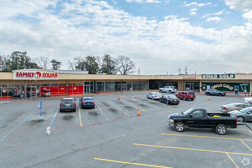 More Photos Of 544 N Washington, Bastrop General Retail For Sale