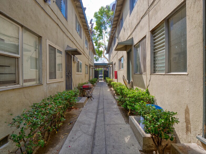More Photos Of 8500 Sunland Blvd, Sun Valley Apartments For Sale