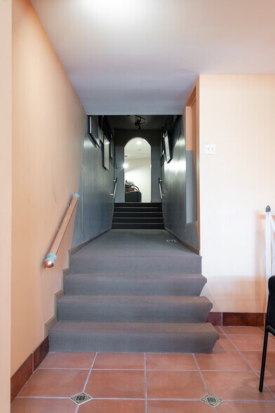 More Photos Of 2150 W 95th St, Chicago Storefront Retail Office For Sale