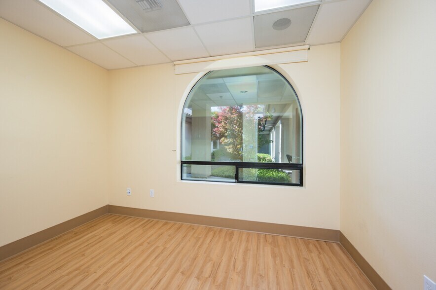 More Photos Of 325 Posada Ln, Templeton Healthcare For Lease