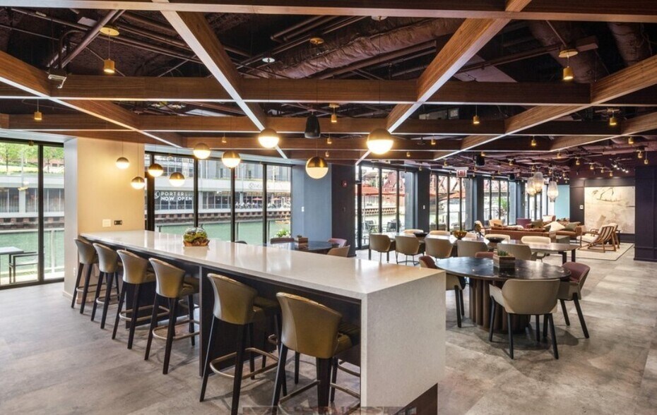 More Photos Of 150 N Wacker Dr, Chicago Office For Lease