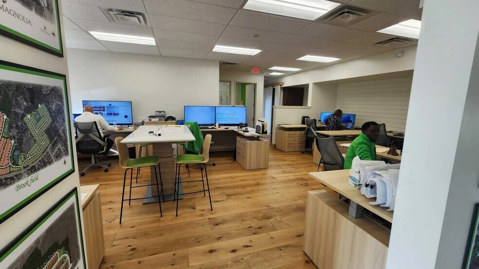 More Photos Of 363 S Main St, Alpharetta Freestanding For Lease