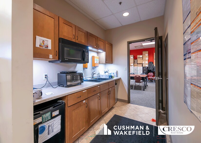 More Photos Of 275 W Market St, Akron Freestanding For Sale