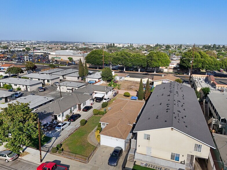 More Photos Of 14522 Avis Ave, Lawndale Apartments For Sale