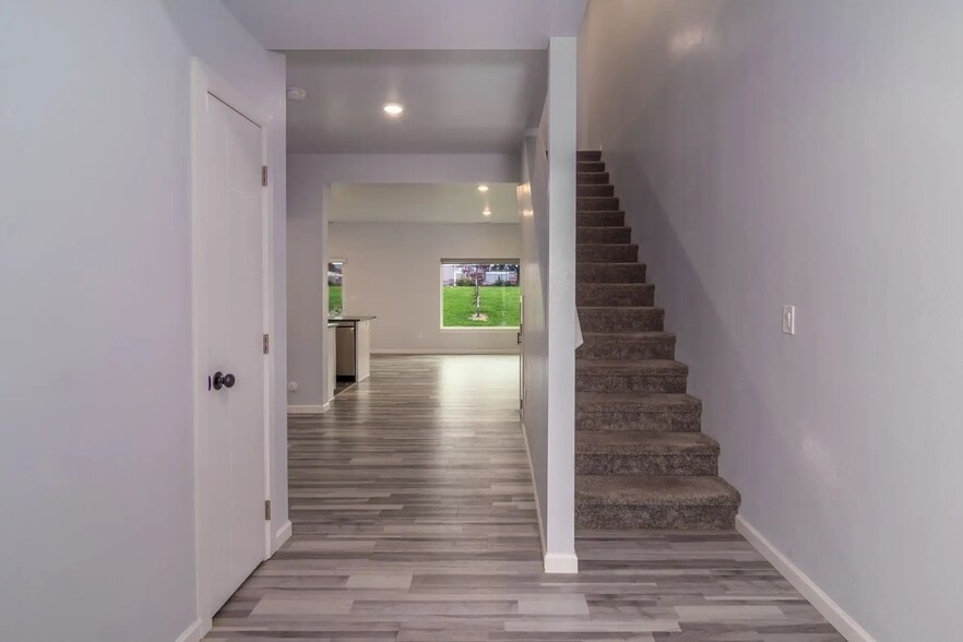 More Photos Of 12402 E Broadway Ave, Spokane Valley Apartments For Sale