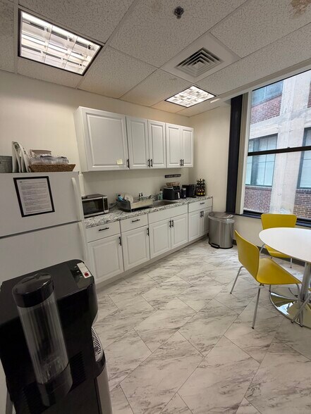 More Photos Of 132 Grand St, Waterbury Office For Lease
