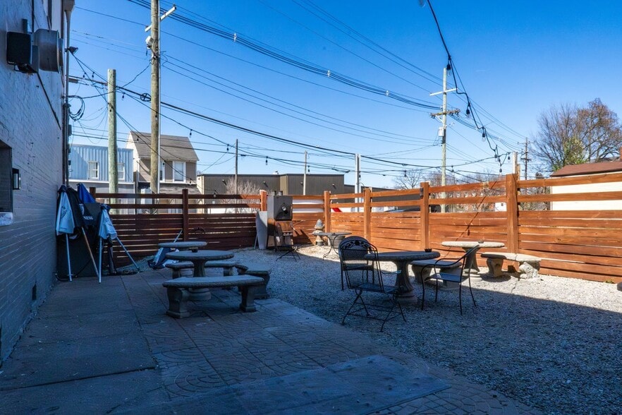 More Photos Of 1481 S Shelby St, Louisville Bar For Sale