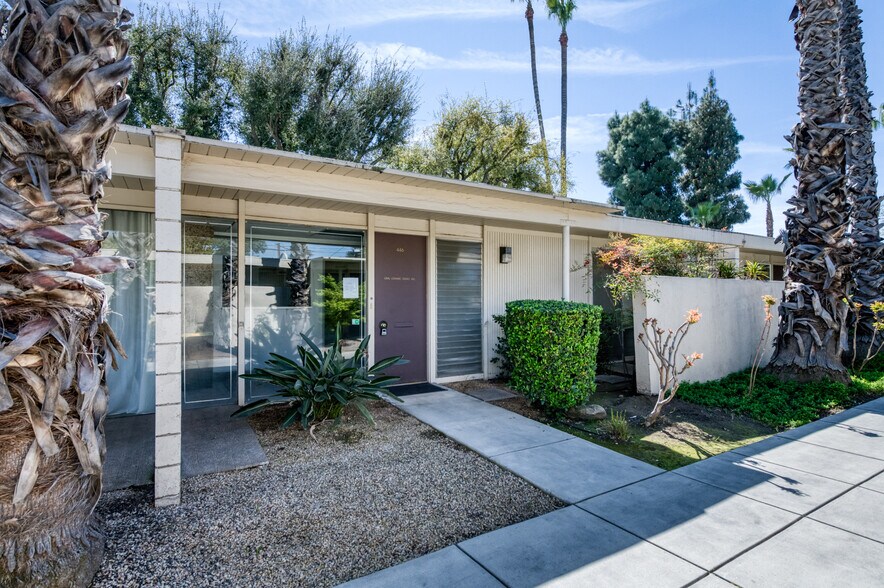 More Photos Of 446 W Shaw Ave, Fresno Office For Sale