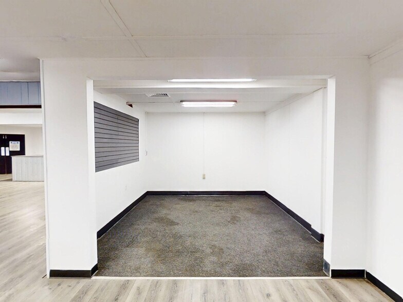 More Photos Of 138 E 12th St, Erie Freestanding For Lease