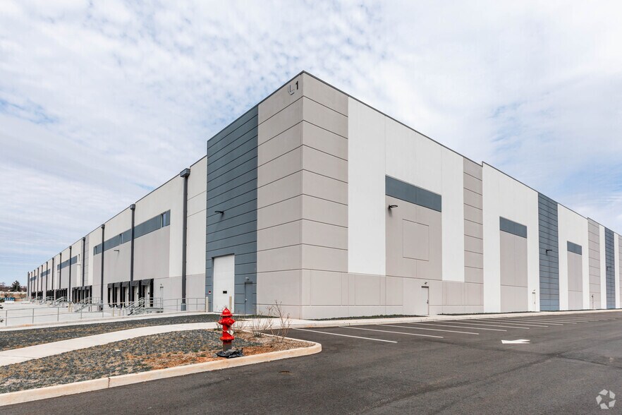 More Photos Of 1 Wiley Dr, Somerset Distribution For Lease