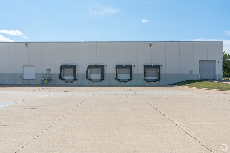 More Photos Of 3540-3630 Amhurst Pky, Waukegan Manufacturing For Lease