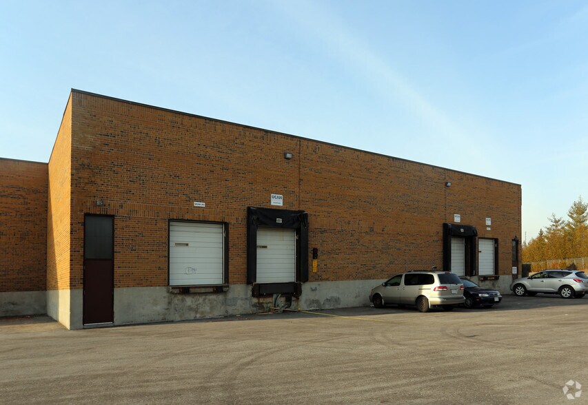 More Photos Of 155 Champagne Dr, Toronto Warehouse For Lease