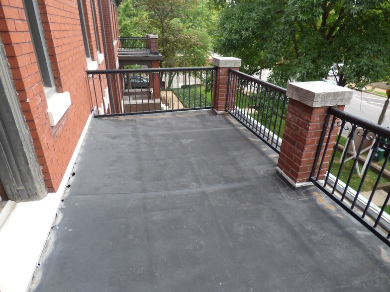 More Photos Of 4501-4509 Laclede Ave, Saint Louis Office For Sale