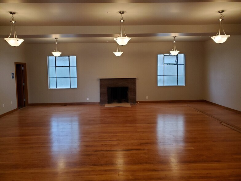 More Photos Of 515 E Yakima Ave, Yakima General Retail For Sale