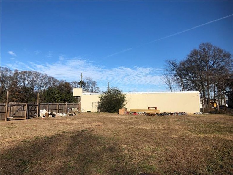 More Photos Of 2539-2545 Veterans Memorial Hwy, Austell Freestanding For Sale