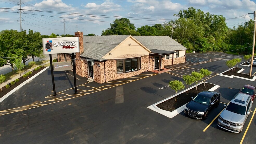 More Photos Of 28975 Grand River Ave, Farmington Hills Auto Dealership For Sale