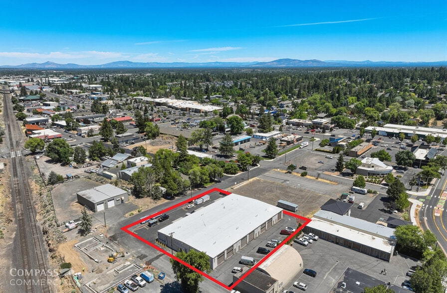More Photos Of 1560 NE 1st St, Bend Warehouse For Sale